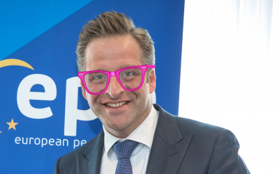 De roze bril van Hugo de Jonge: ‘vaccineren werkt’